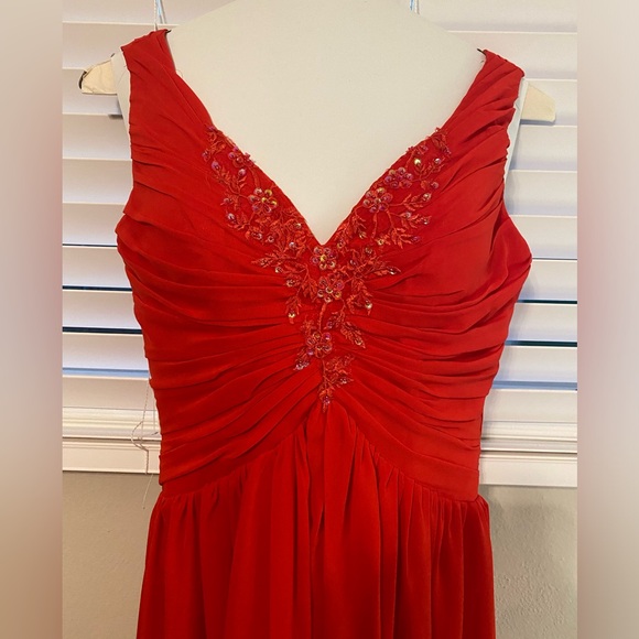 Red chiffon formal dress/gown with beading - Picture 1 of 6